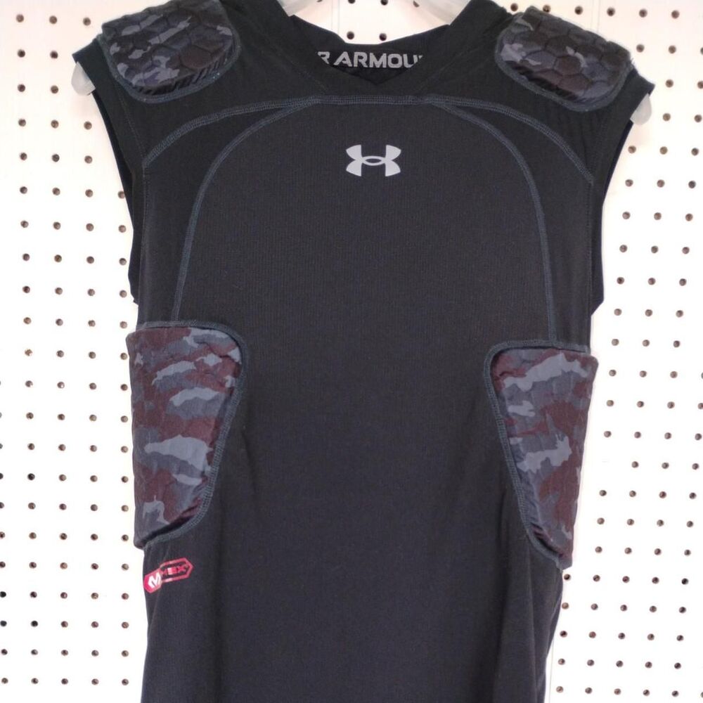 Under-armour Men's Black and Grey T-shirt